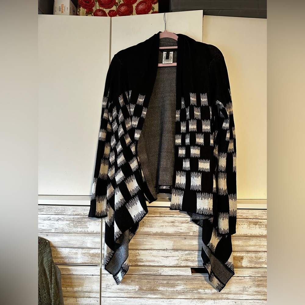 🖤 BCBGMaxAzria Black Cream Waterfall Cardigan XS/S